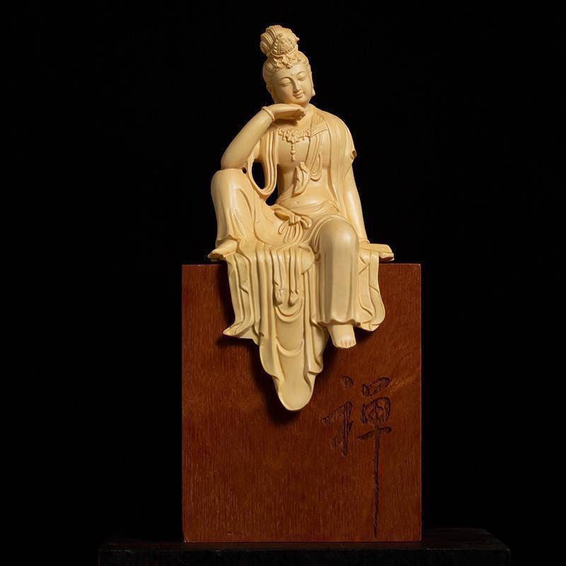 Boxwood Zen-Inspired Free-spirited Guanyin