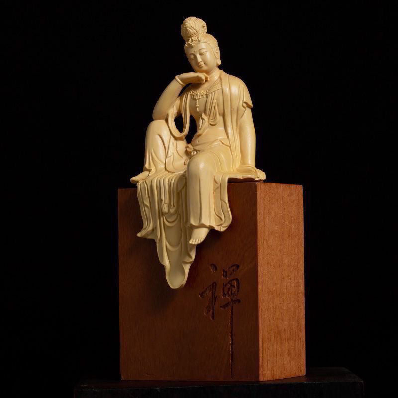 Boxwood Zen-Inspired Free-spirited Guanyin